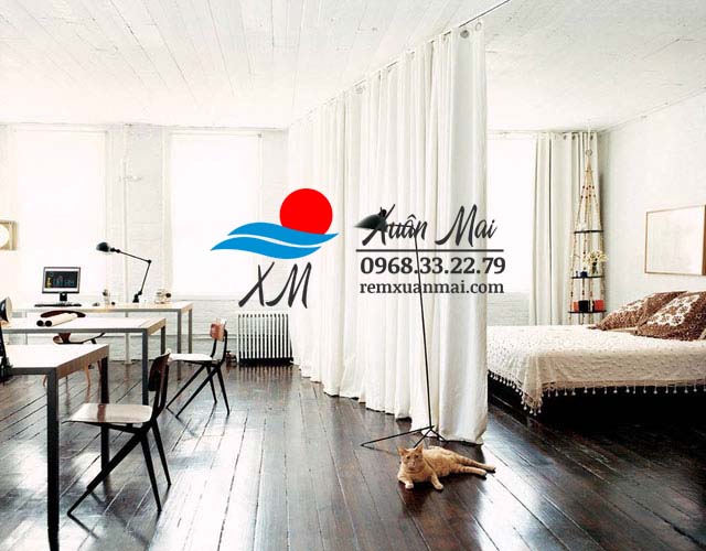 Rèm ngăn có màu trắng sẽ giúp căn nhà trở nên thanh thoát, hiện đại và có nét tinh tế