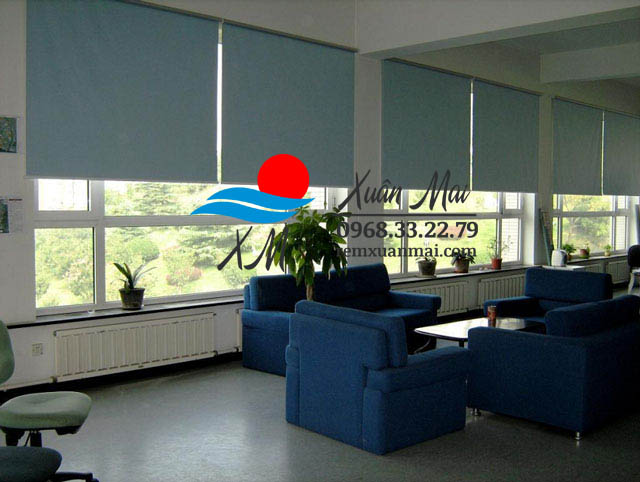 Rèm cuốn văn phòng làm việc tạo ra sự sang trọng hiện đại